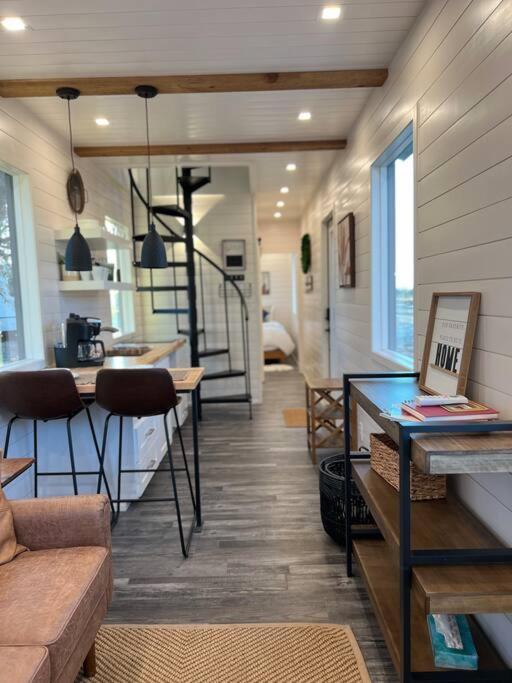 New The Flagship 2 Story Container Home 웨이코 외부 사진